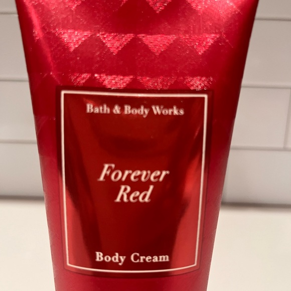 Bath & Body Works Forever Red Body Cream - Picture 2 of 7